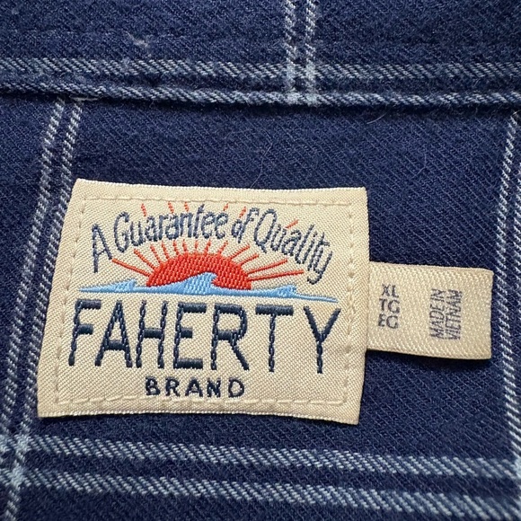 Faherty Men’s The All Time Shirt Navy Windowpane Casual Button Down,Tailored Fit - Picture 3 of 15